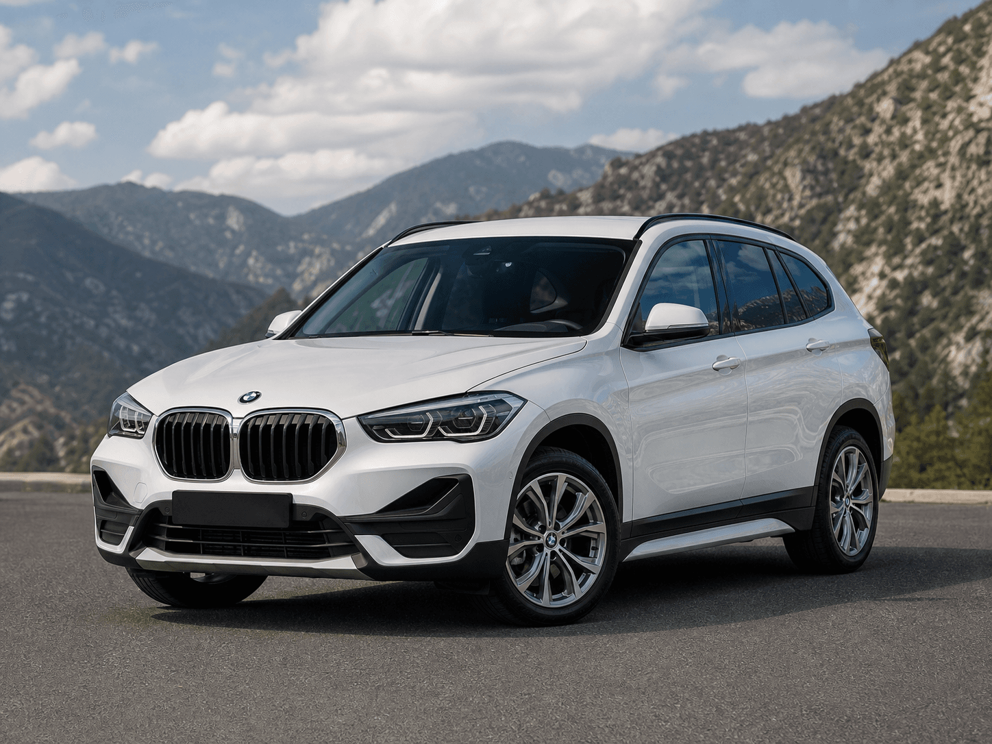 BMW X1 o X2 20i B48 en carretera de montana