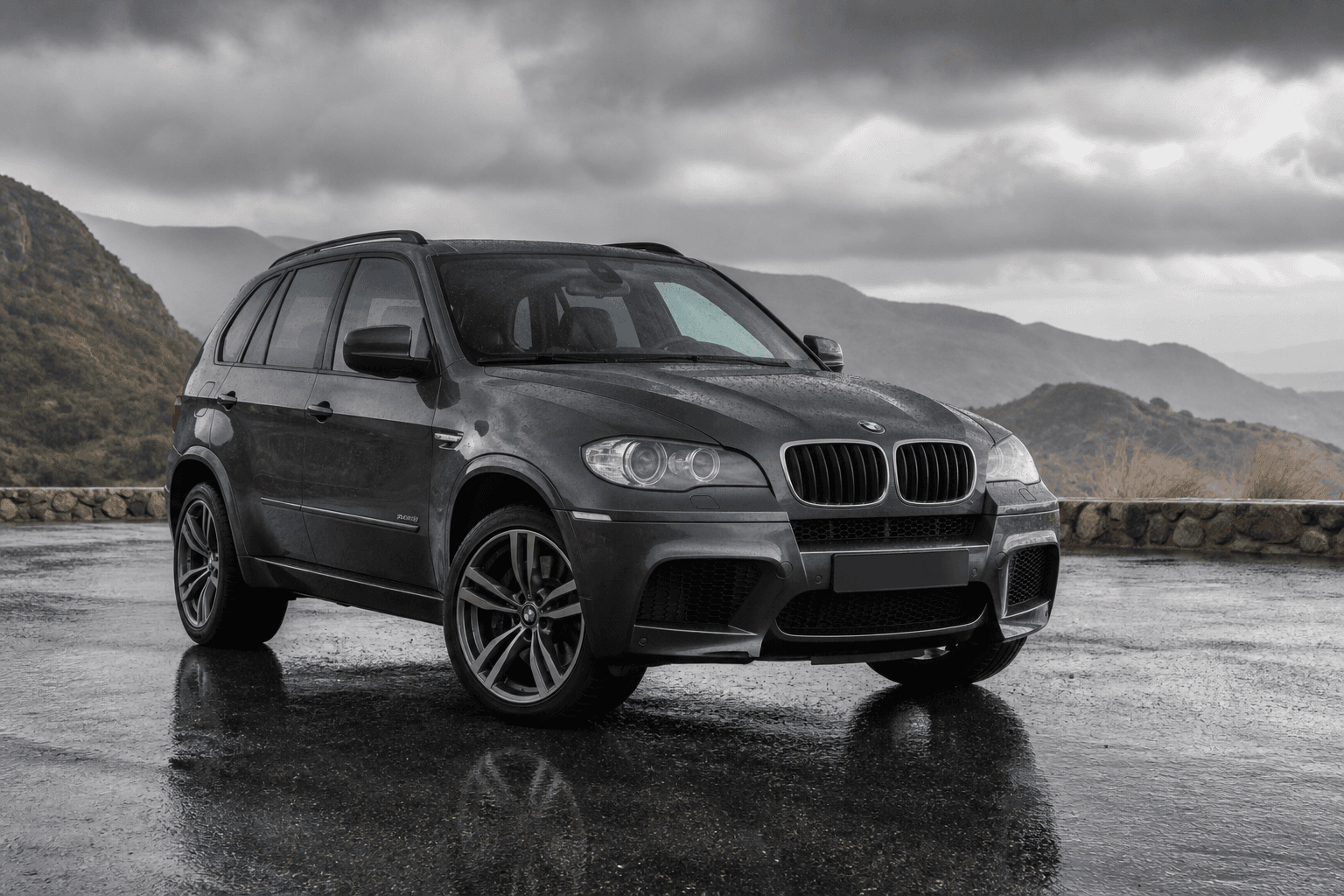 BMW X5 M/X6 M E70/E71 en una imagen generada para MotorAtlas Stage Lab