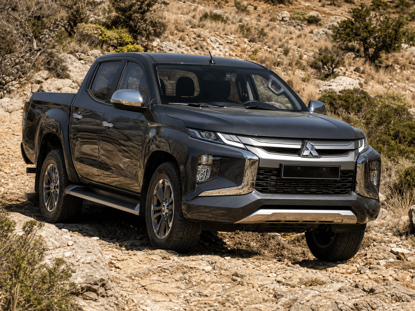 Mitsubishi L200 2.2 DI-D 150 doble cabina en camino rocoso